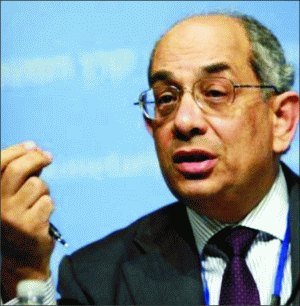 Youssef Boutros-Ghali: Problemele Greciei nu s-au încheiat încă şi există îndoieli privind capacitatea acestui stat de a implementa reformele cerute de Fondul Monetar Internaţional şi de Uniunea Europeană în schimbul pachetului de ajutor extern de 110 miliarde euro.