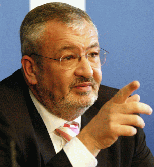 "Vom face tot ce este necesar să evităm penalizările din partea Comisiei Europene din cadrul procedurii de infringement", a declarat Sebastian Vlădescu.