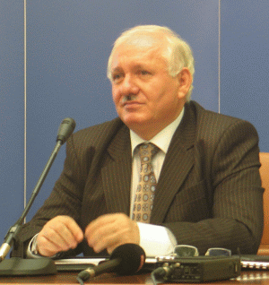 Constantin Cojocaru, directorul Direcţiei Municipalităţi Mari:"Numărul total de municipalităţi cu care BCR a încheiat contracte de credit se ridică la 3200, tragerile din acest an cifrându-se la 120 milioane de euro.
