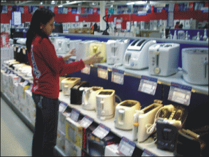 Produsele electrice şi electronice s-ar putea scumpi cu şapte lei