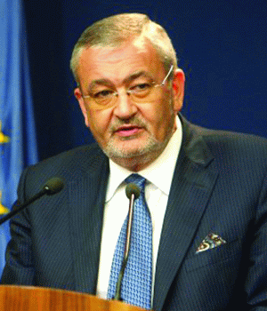 Sebastian Vlădescu: Sistemul de taxe şi impozite pentru 2011 trebuie regândit 