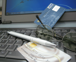 Peste un milion de tranzacţii online cu cardul