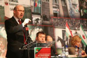 Preşedintele UDMR, Marko Bela, a declarat, în repetate rânduri, că, în condiţiile actuale de criză, ar fi fost mai uşor pentru Uniune să fie în opoziţie.