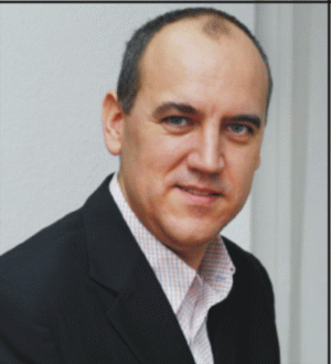 Domnul Dorin Catană, directorul general al SC "Centrofarm" SA, s-a născut în anul 1970, la Braşov, unde a şi a absolvit Facultatea de Ştiinţe Economice-specializarea marketing. Nu este căsătorit. Hobby: călătoriile şi tenisul de câmp.