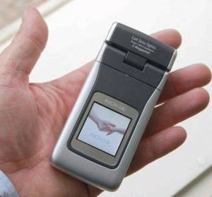 Câştigurile "Nokia", afectate de concurenţa "Apple"