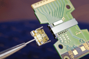 Intel a creat prima conexiune optică din lume de tip End-to-End bazată pe siliciu