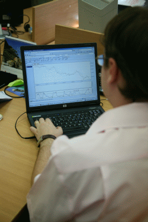 "Tradeville" semnalează o posibilă fraudă pe piaţa de capital