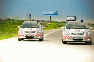 Două Toyota Avensis veghează asupra siguranţei traficului pe Autostrada A2