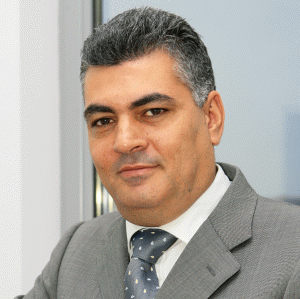 Domnul Wael el Ghadban, director general al "Top Brands Distribution" SRL, s-a născut la Beirut - Liban, în anul 1965. A absolvit Facultatea de Automatică din cadrul IP Bucureşti. Cunoaşte bine limba română şi mai multe limbi de circulaţie internaţională. Este căsătorit şi are 3 fiice şi un fiu. Hobby: ski, înot şi călărie.