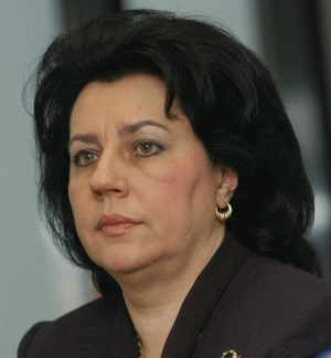 Gabriela Anghelache a recunoscut că nu este deloc adepta unor schimbări la intervale scurte de timp, pentru că pot apărea dereglări, chiar dacă nu este o noutate că ar fi necesară o modificare a legislaţiei.