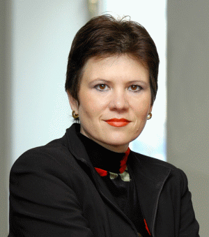Operaţiunile Axa în România sunt conduse de Violeta Ciurel.