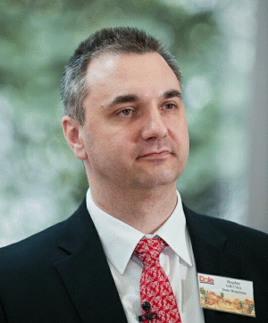 "Luând în calcul că anul 2010 este un an de criză, de scădere a puterii de cumpărare a consumatorilor, apreciem că vom atinge vânzări de 35 milioane de euro", a declarat Bogdan Grama, director comercial "Dole" România.