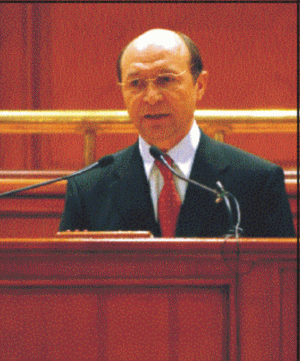 Băsescu: Pentru o privatizare transparentă, marile companii ar trebui să fie listate la bursă