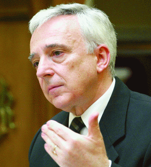 Isărescu avertizează: Ispita promisiunii exagerate