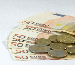 Rezerva valutară a BNR a fost alimentată de tranşele de la FMI şi CE