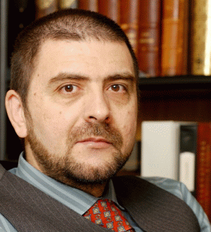 George Butunoiu: "În medie, preşedinţii de bancă au salarii lunare nete de 20.000 - 25.000 de euro, însă veniturile totale pot urca şi până la 50.000 de euro".