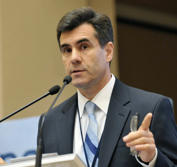 "Criza este un pretext bun pentru amânarea privatizărilor" 