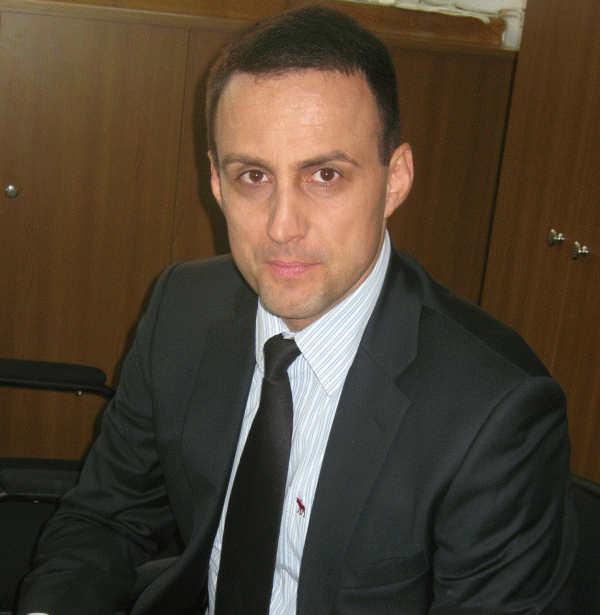 Valentin Ionescu a fost CEO la BVB şi are o experienţă de 17 ani pe piaţa de capital din ţară şi străinătate.