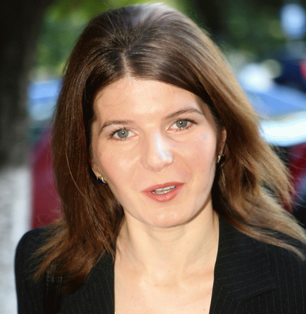 "La sfâriştul acestei săptămâni voi face o conferinţă de presă pentru că doresc să anunţ care sunt motivele acestei demisii", a precizat Monica Ridzi.