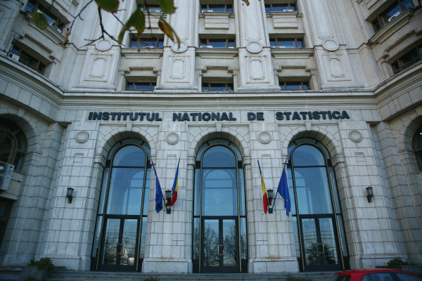 A lower GDP, a greater deficit and the top brass of the National Statistics Institute laid off
