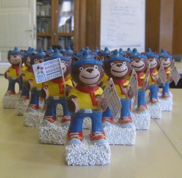 2.200 de mascote FOTE "hand-made" vor fi distribuite turiştilor 