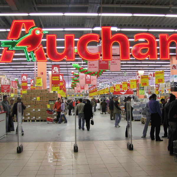 "Auchan": "Preluăm compania Real cu întregul efectiv de salariaţi"
