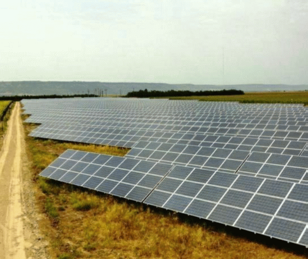 Cel mai mare parc fotovoltaic din Europa se construieşte la Ucea de Sus