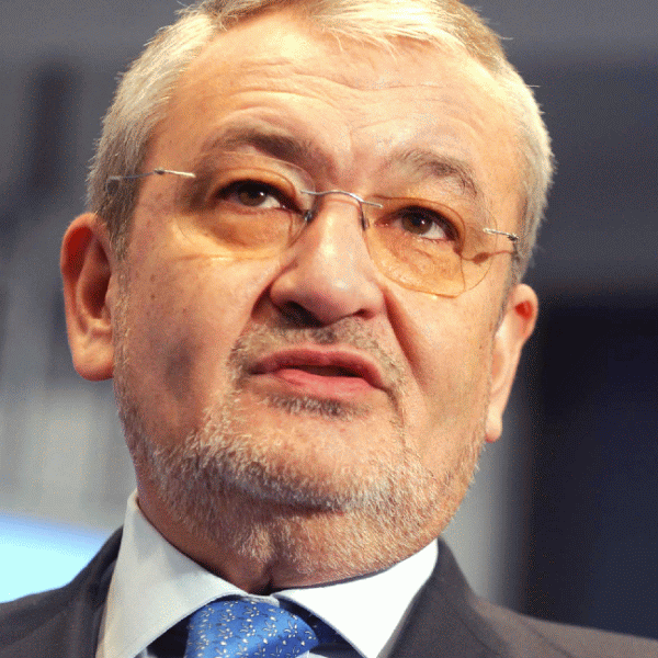 Sebastian Vlădescu: "Dacă aveţi economii, cheltuiţi-le!"