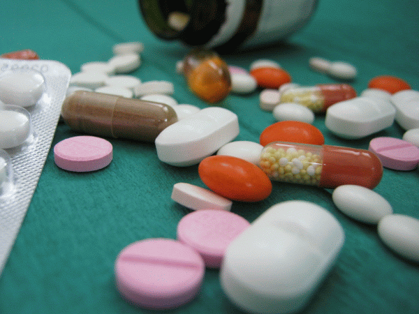 Uzbekistan ar putea importa medicamente de la Antibiotice şi exporta bumbac în UE prin Constanţa