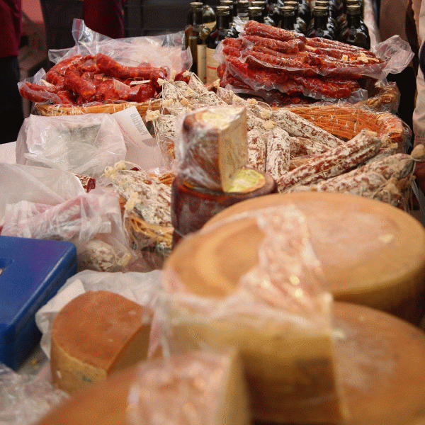 Piaţa produselor tradiţionale va fi reglementată