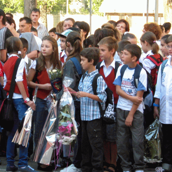 Politicienii sunt optimişti - dascălii şi elevii, pesimişti