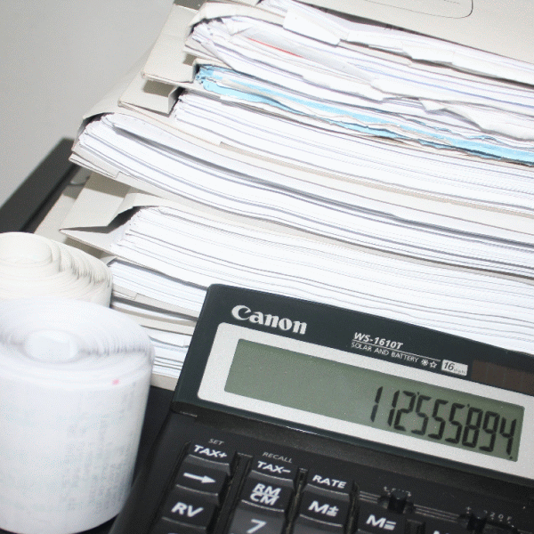 "Este fals că unele firme intră în insolvenţă să înşele creditorii"