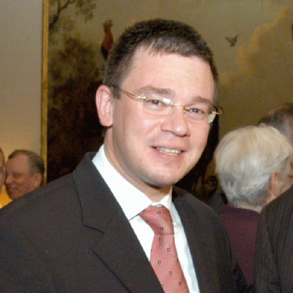 Privatizarea Cupru Min s-a făcut pe vremea când Mihai Răzvan Ungureanu era premier.