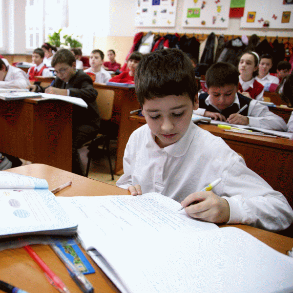 Miniştrii trec, "fondul clasei" rămâne