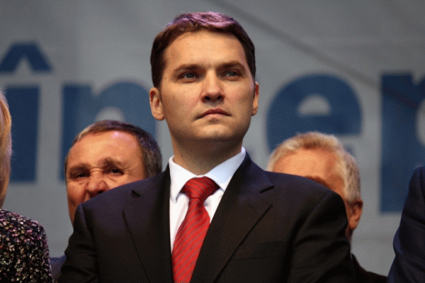 Şova vrea transparenţă la achiziţiile publice