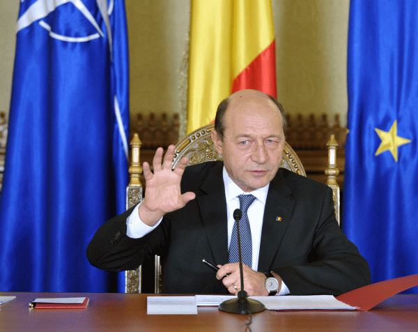 "Început de război civil în Ucraina, iar România susţine integritatea ei teritorială"