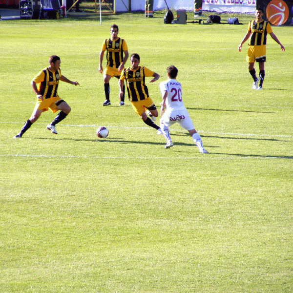 Liga 1 se îngroapă în datorii