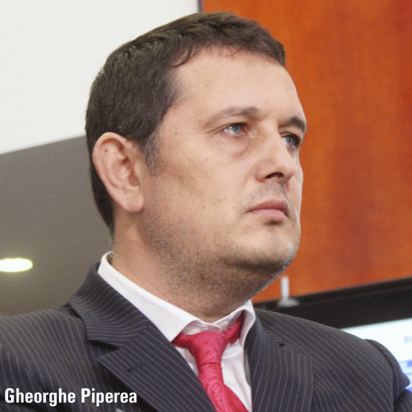 "Unele bănci îşi şantajează clienţii"