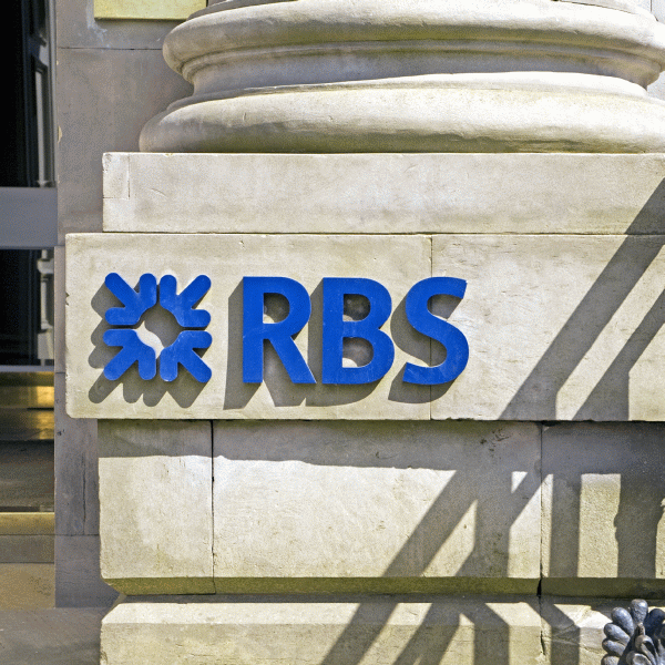 RBS, obligată să reducă dobânzile şi comisioanele