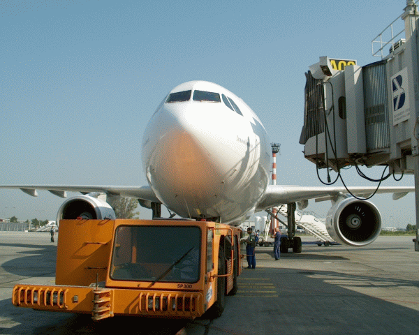 MT a demis Consiliul de Administraţie de la Aeroporturi Bucureşti