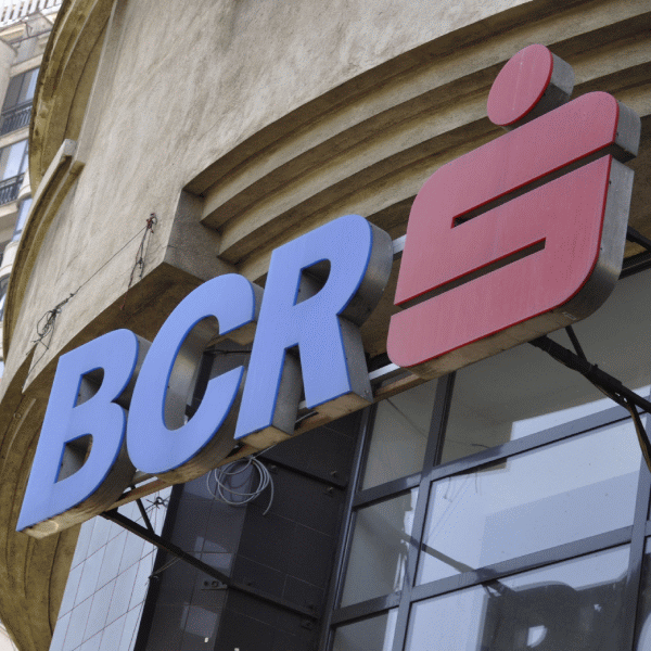 "Recuperarea internă a creanţelor BCR, prea lentă"