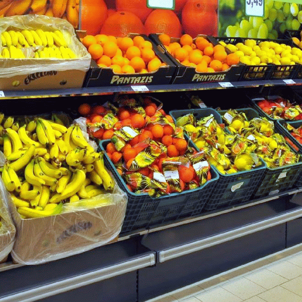 Reuters: "Interzicerea importurilor îi avantajează pe magnaţii ruşi din industria alimentară"