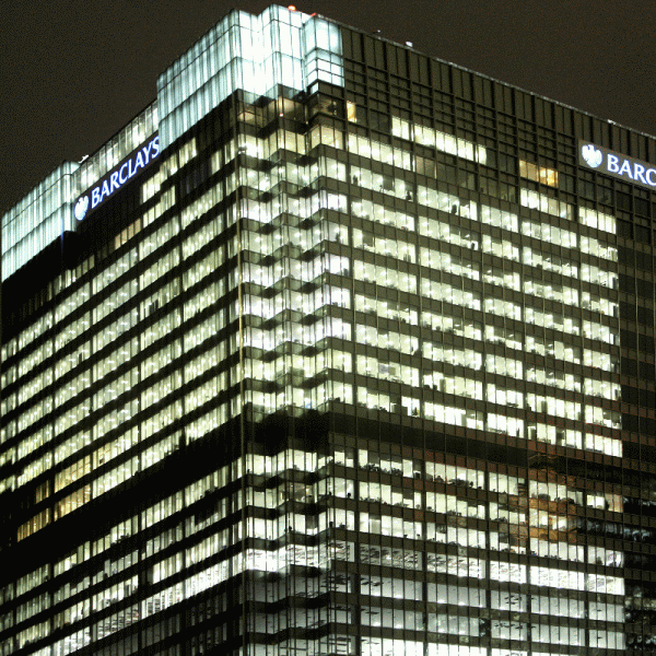 "Barclays", dată în judecată de un grup imobiliar saudit