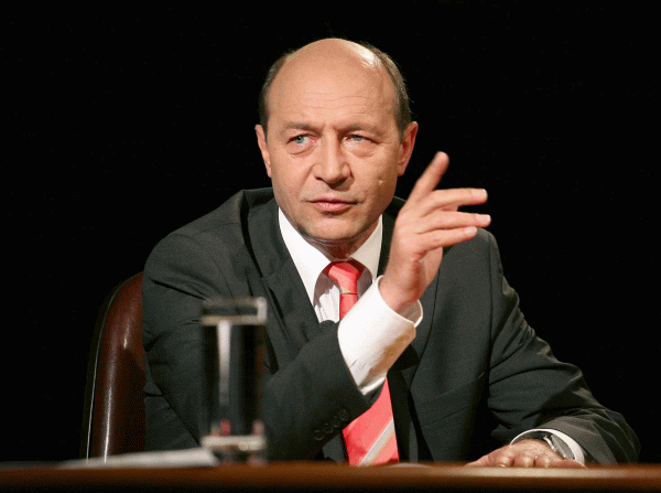 Traian Băsescu: "Niciodată România nu a fost în situaţia să aleagă dintr-o listă de candidaţi atât de slabi"
