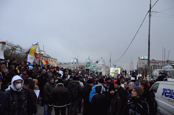 Mii de oameni au protestat în ţară împotriva lui Ponta şi pentru un vot corect