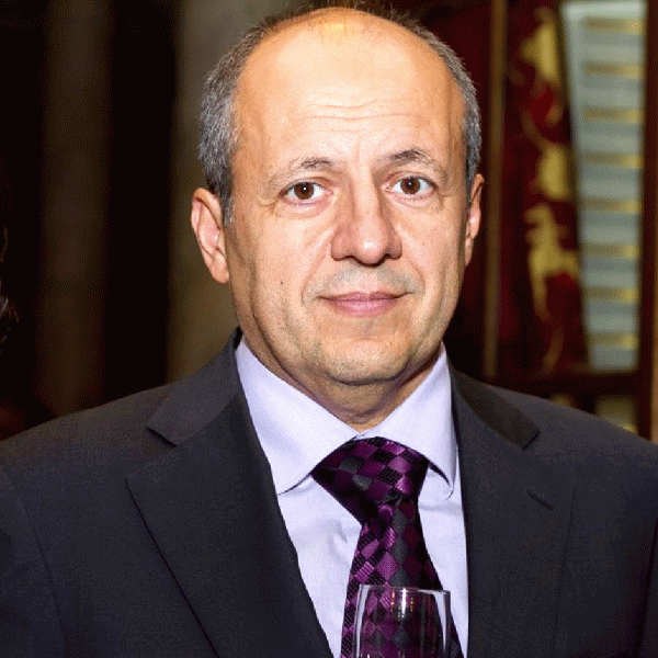 "În lumina cifrelor prezentate de Guvern, o creştere de impozite în anul 2015 ar fi cu totul ilogică"