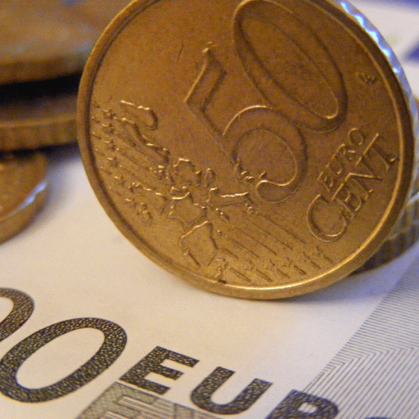 "Procesele pentru denominarea creditelor în franci elveţieni intră în «linie dreaptă»"