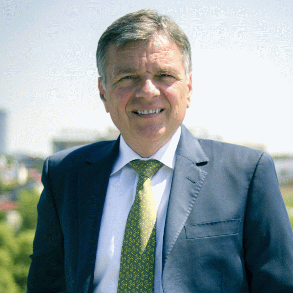 "Creditarea poate fi relansată prin voinţa concertată, care înseamnă reglementarea sau re-reglementarea unităţii bancare şi a accesului la servicii bancare".
