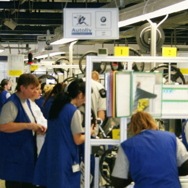 Autoliv România construieşte 20.000 de metri pătraţi de spaţii de producţie în 2015