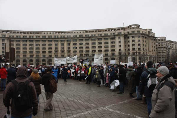 Protestatari în Piaţa Constituţiei, Bucureşti